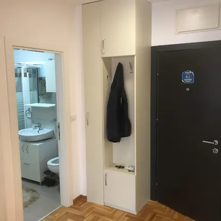 아파트 Stojanovic R *