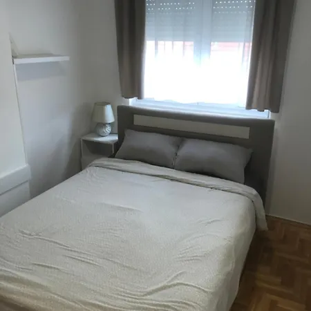 Apartament Stojanovic R *