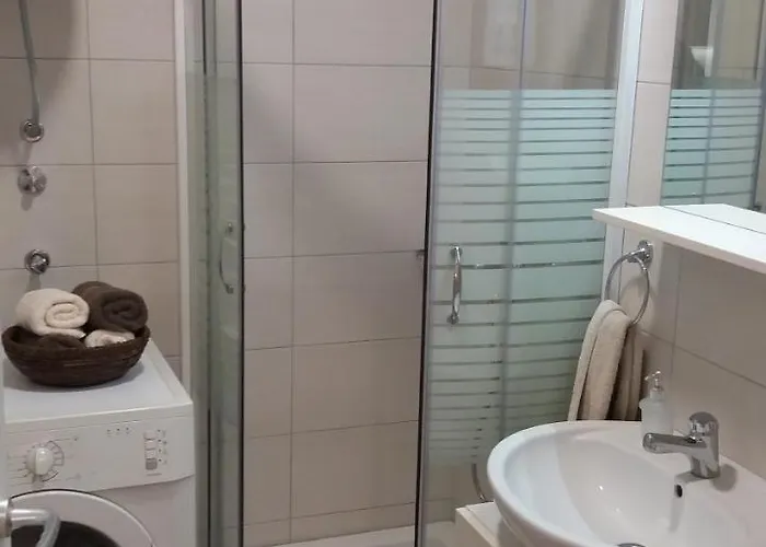 Daire Stojanovic R *